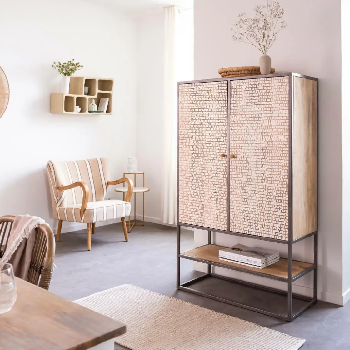 Made in Meubles Armoire<Armoire sculpté en bois de manguier et métal Luz