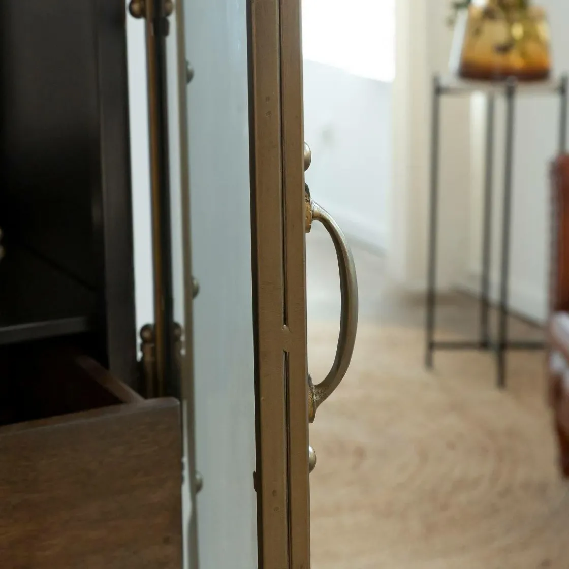 Made in Meubles Meuble Bar|Vitrine<Buffet bar en métal noir et doré Janelle