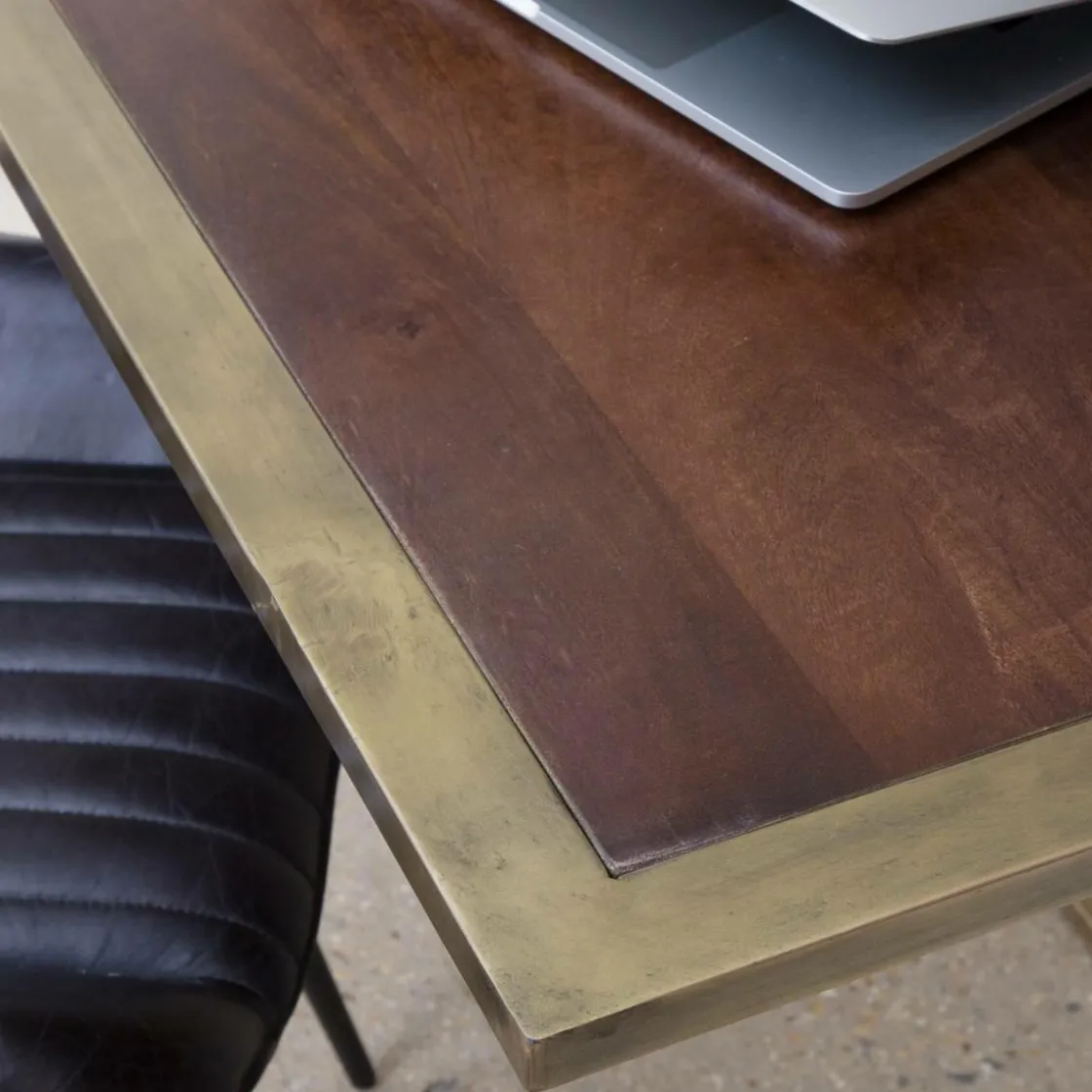 Made in Meubles Bureau<Bureau pupitre en bois et métal Capucine