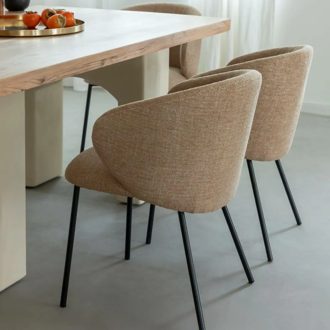 Made in Meubles Chaise<Chaise avec accoudoirs ronds en tissu sable et pieds en métal Cléa (lot de 2)