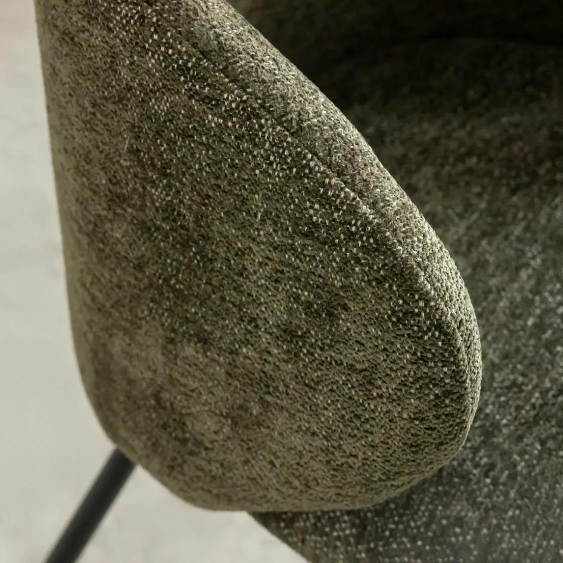 Made in Meubles Chaise<Chaise avec accoudoirs ronds en tissu vert et pieds en métal Cléa (lot de 2)
