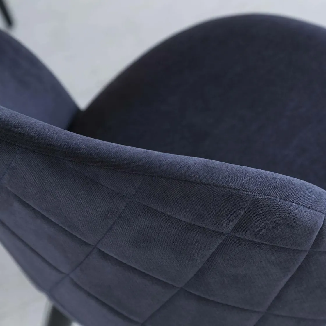 Made in Meubles Chaise<Chaise en tissu bleu marine et métal Jasmine (lot de 2)