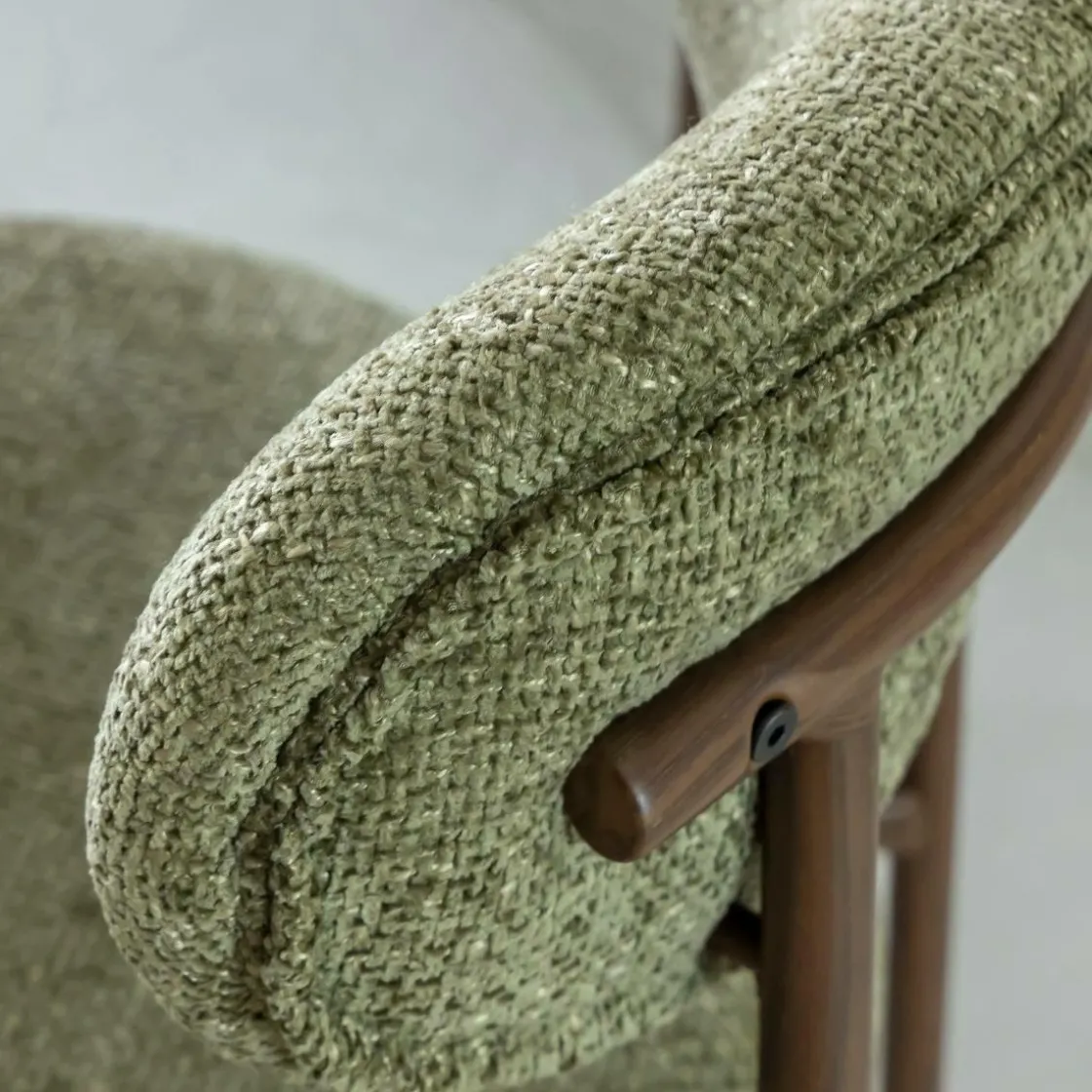 Made in Meubles Chaise<Chaise en tissu vert et métal effet bois Janis (lot de 2)