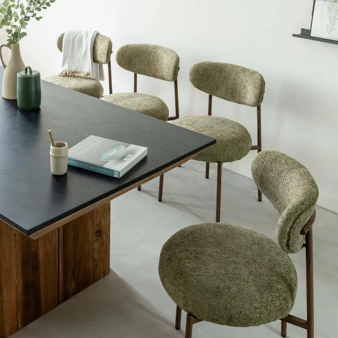 Made in Meubles Chaise<Chaise en tissu vert et métal effet bois Janis (lot de 2)