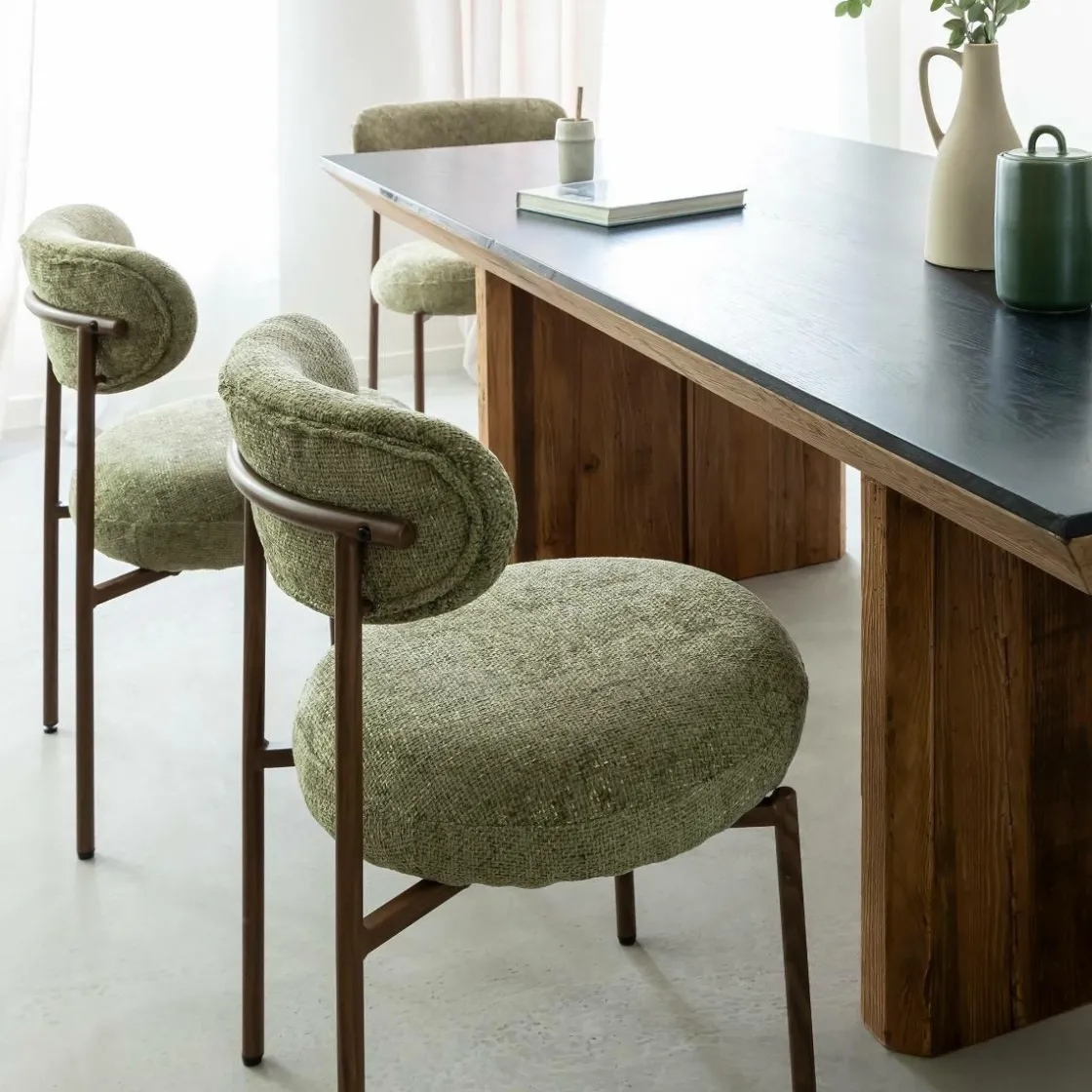 Made in Meubles Chaise<Chaise en tissu vert et métal effet bois Janis (lot de 2)