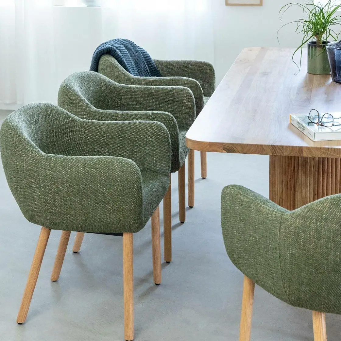 Made in Meubles Chaise<Chaise en tissu vert et pieds en bois Solène (lot de 2)