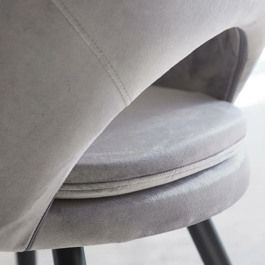 Made in Meubles Chaise<Chaise style fauteuil en velours gris souris Elouan (lot de 2)