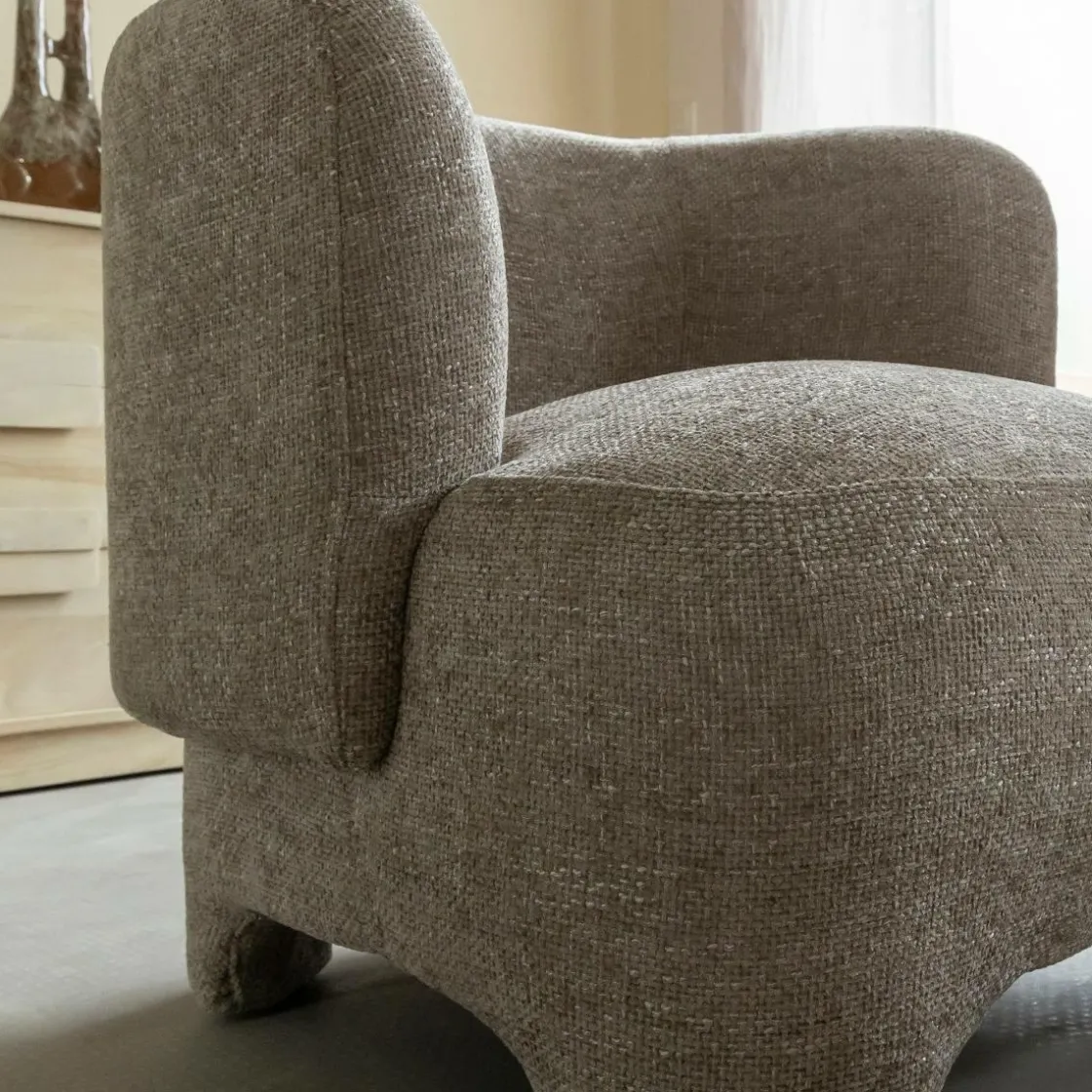 Made in Meubles Fauteuil<Fauteuil arrondi en tissu taupe Norton