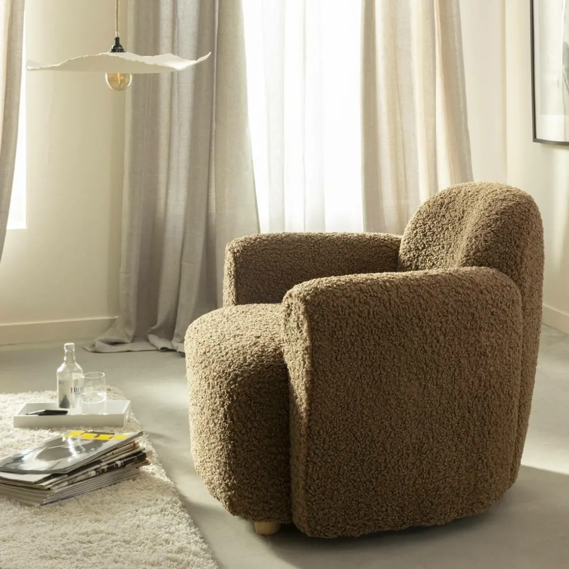 Made in Meubles Fauteuil<Fauteuil club en tissu bouclette marron Tommy