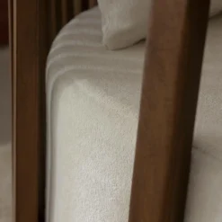 Made in Meubles Fauteuil<Fauteuil en manguier et en velours Térence