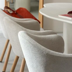 Made in Meubles Fauteuil<Fauteuil en tissu écru et pieds en métal effet bois Mayi