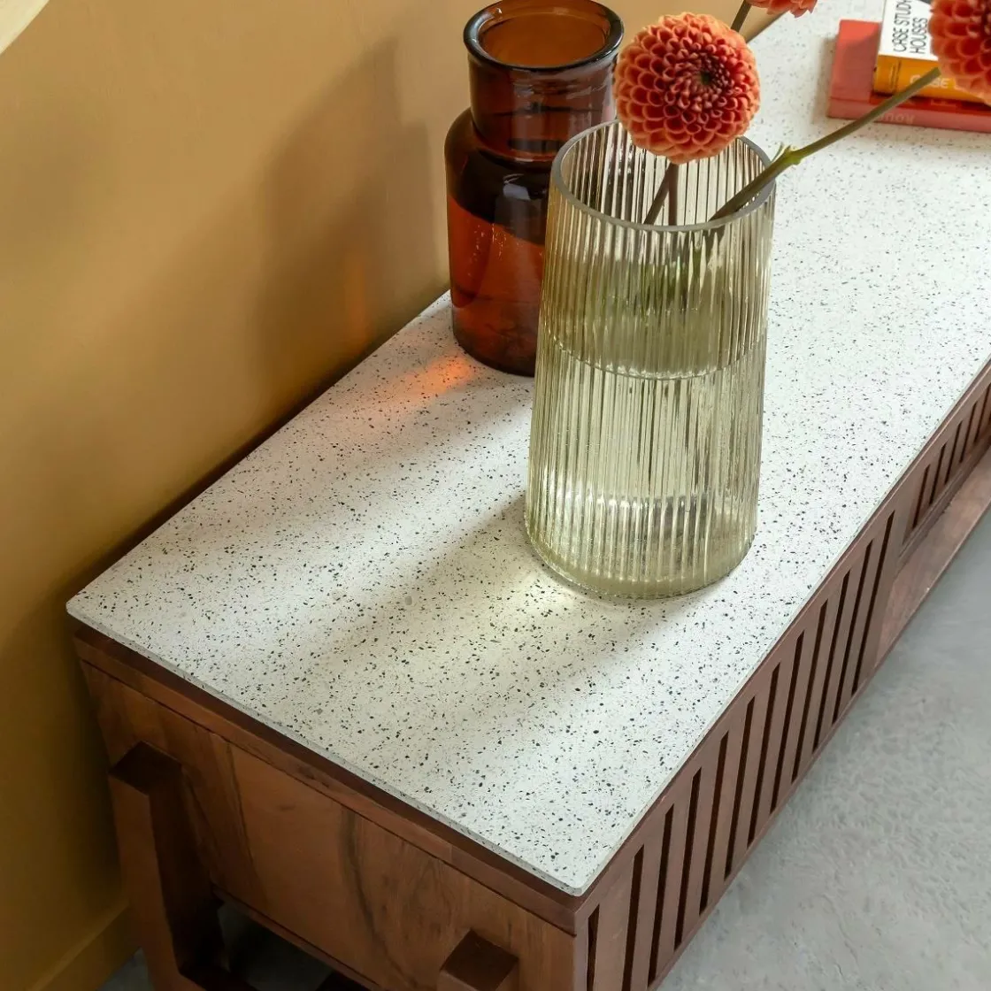 Made in Meubles Meuble Tv<Meuble TV en bois d'acacia et terrazzo Kaelis