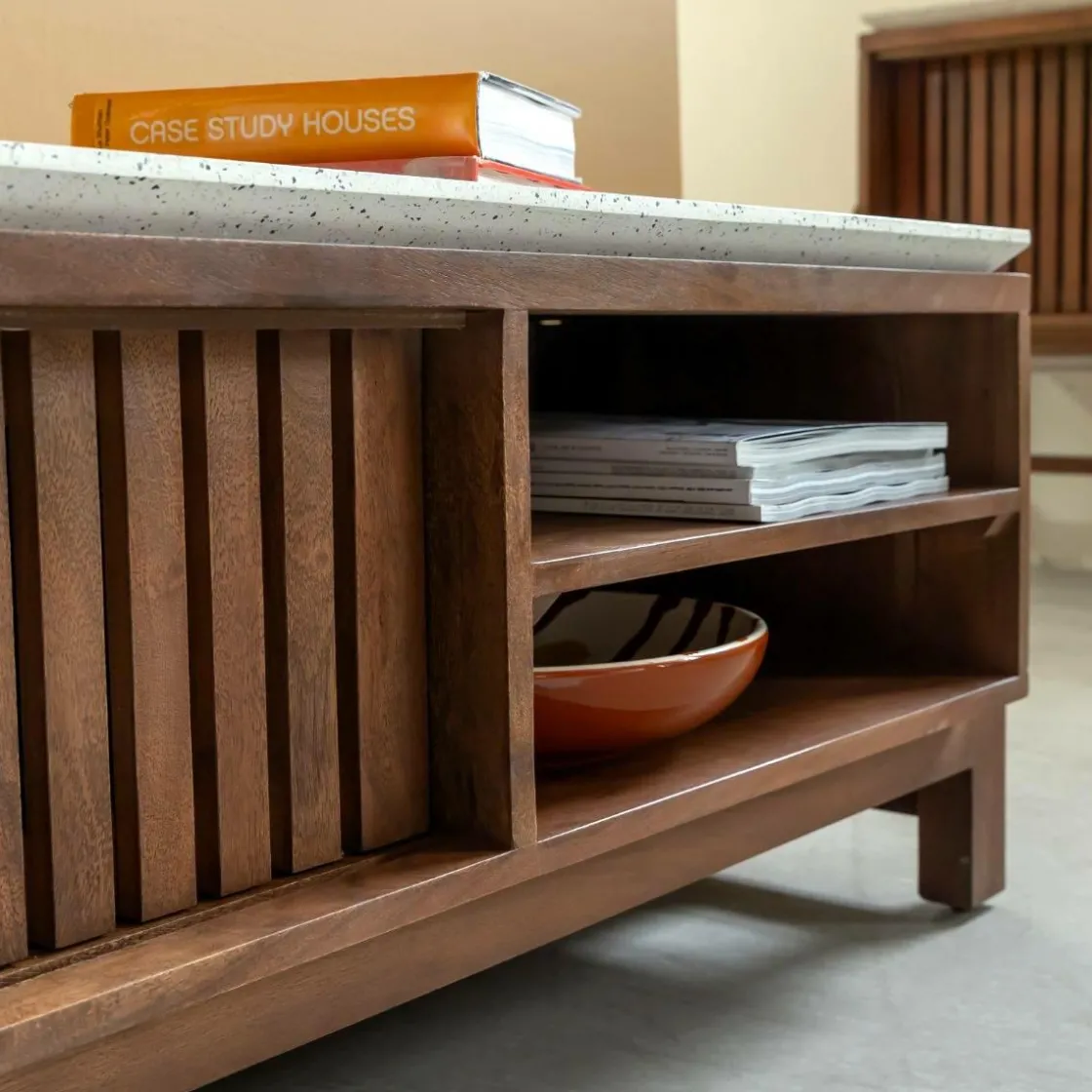 Made in Meubles Meuble Tv<Meuble TV en bois d'acacia et terrazzo Kaelis