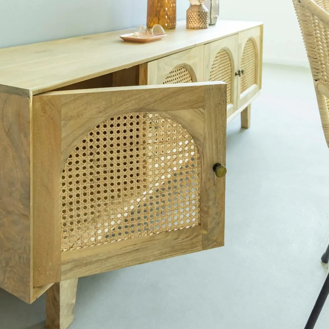 Made in Meubles Meuble Tv<Meuble TV en bois de manguier et cannage Edana