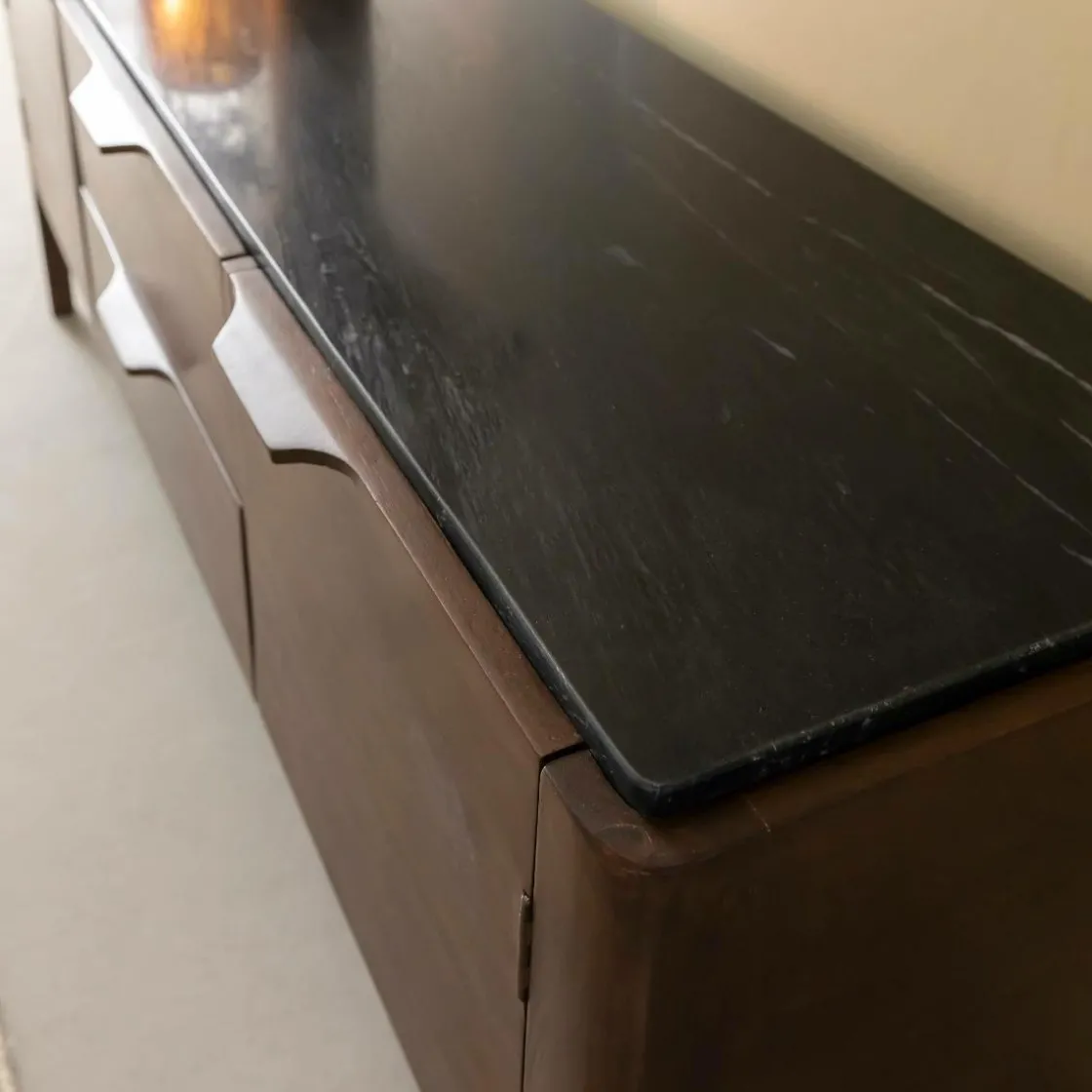 Made in Meubles Meuble Tv<Meuble TV en bois de manguier et marbre noir Roch