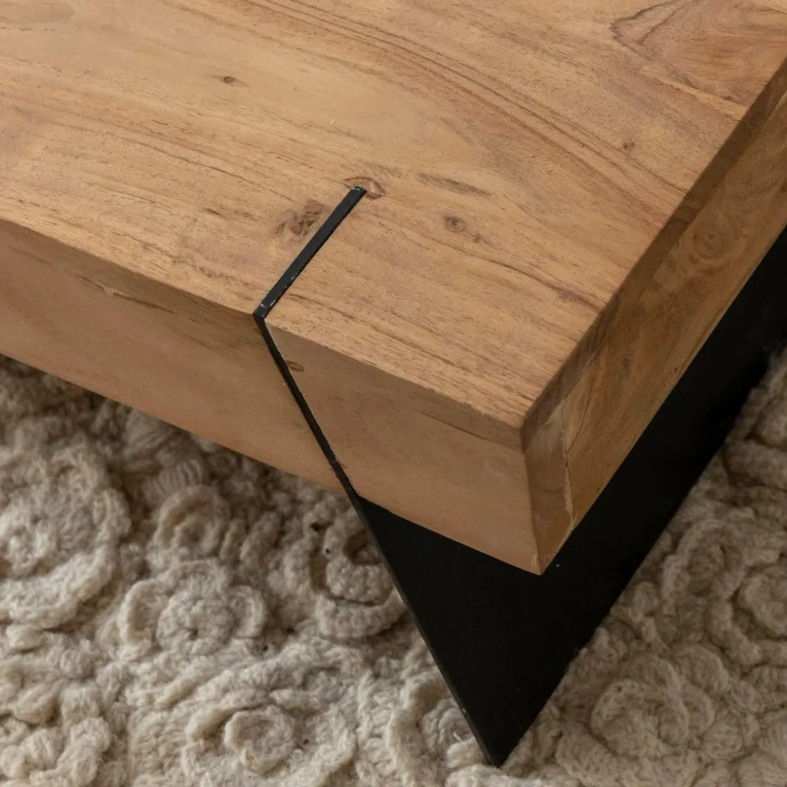 Made in Meubles Table Basse<Table basse carrée en bois d'acacia et métal Cassius