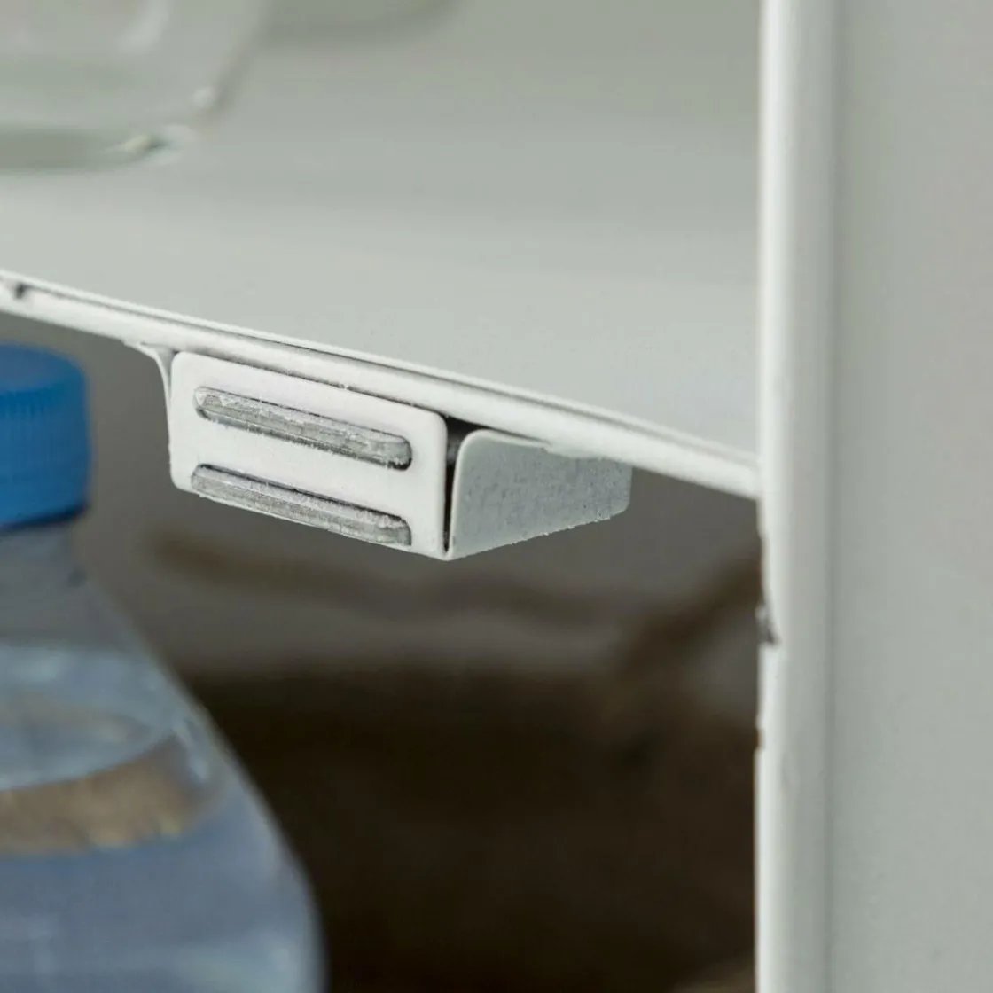 Made in Meubles Chevet<Table de chevet bidon en métal blanc Meryl