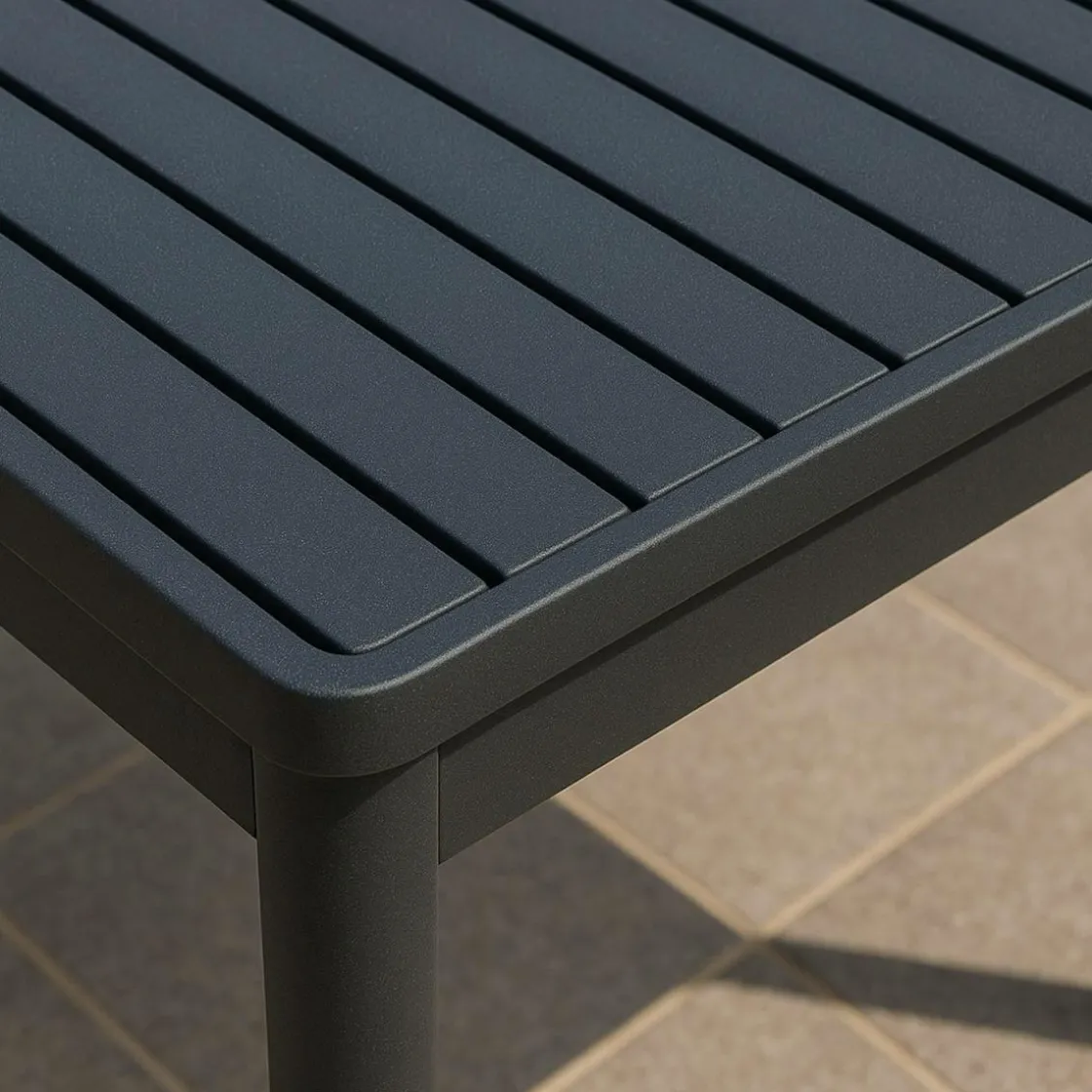 Made in Meubles Table De Jardin<Table de jardin en aluminium gris foncé Kaïa