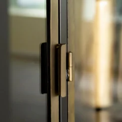 Made in Meubles Vaisselier<Vaisselier en laiton et métal Janelle