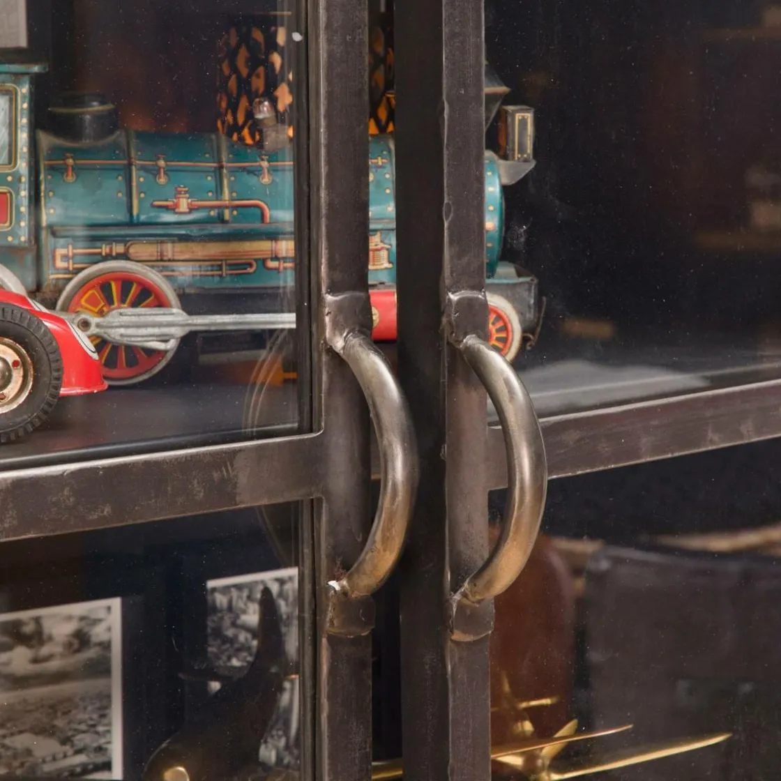 Made in Meubles Vitrine<Vitrine en métal 2 portes Gabin